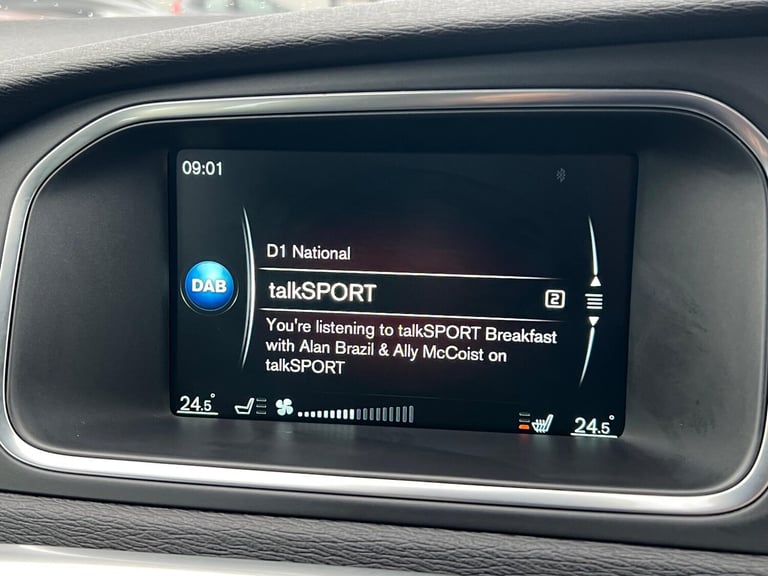 2016 Volvo V40 2.0 D2 SE Lux Nav Euro 6 (s/s) 5dr HATCHBACK Diesel Manual