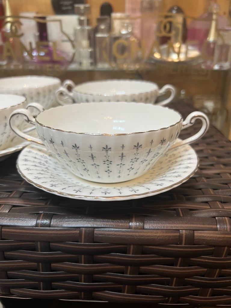 6 Vintage PARAGON bone China soup bowls & plates