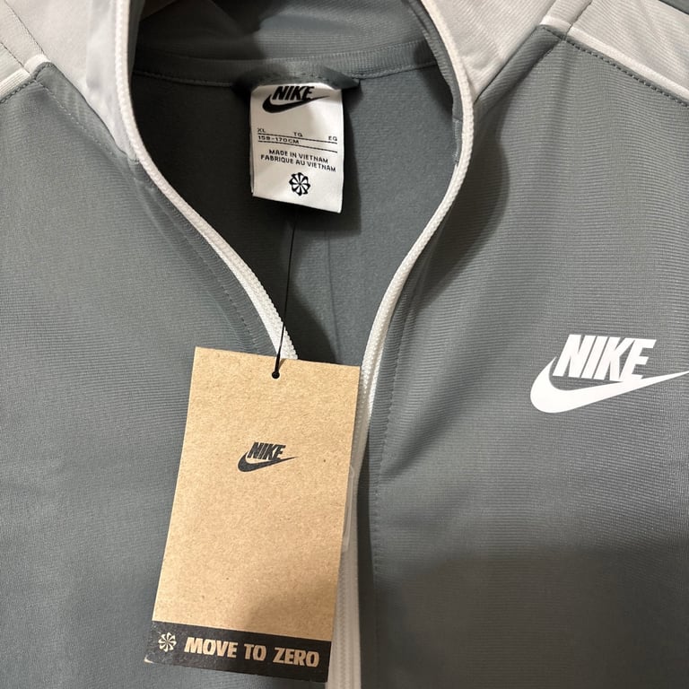 Nike Jacket - Boys Kid (XL) Suitable for Age 14-16yrs
