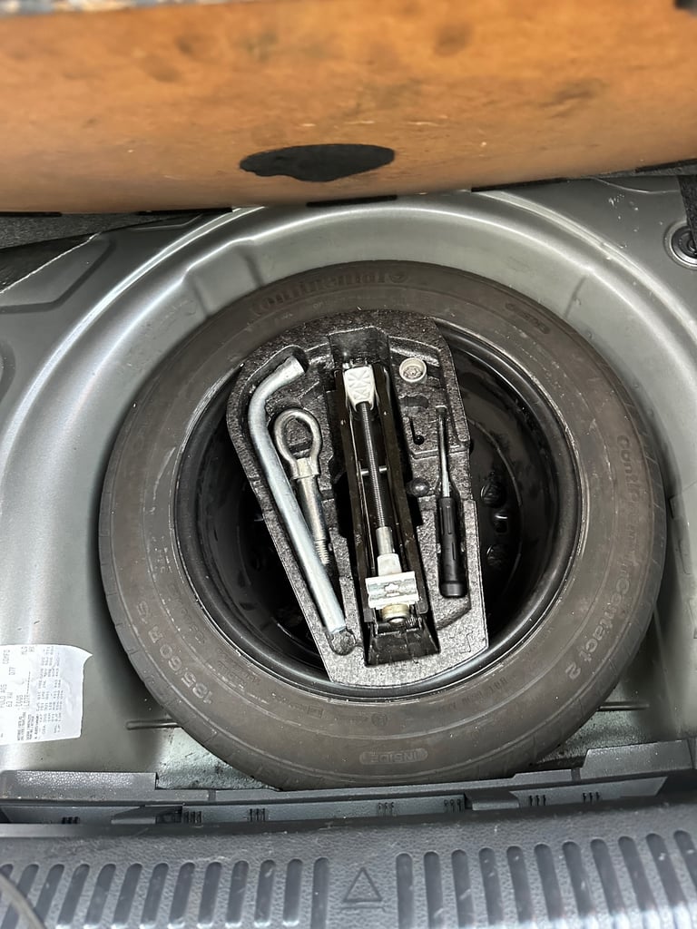 Volkswagen, POLO, Hatchback, 2011, Semi-Auto, 1390 (cc), 5 doors