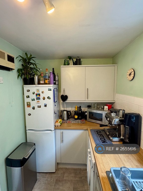 1 bedroom flat in Redcliff Mead Lane, Bristol, BS1 (1 bed) (#2655616)