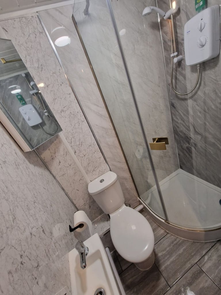 Room to let rent single ensuite luton town cheap lu1 universal dss credit benefits