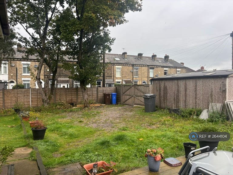 3 bedroom house in Brushes Road, Stalybridge, SK15 (3 bed) (#2644104)