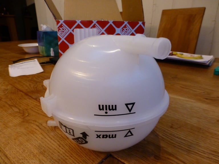 Coolant Expansion Tank Inc Sensor Fits VW Fox Polo Audi A1 Seat Skoda Febi 44535