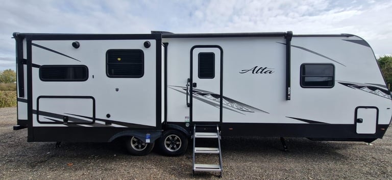 EX DEMO Forest River East To West Alta 2810KIK American Caravan 5th Wheel