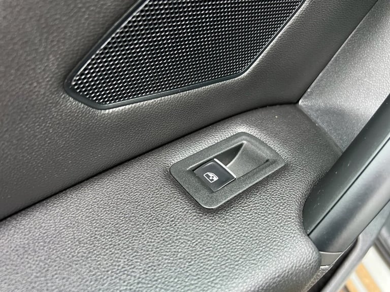 2020 Volkswagen Tiguan 2.0 TSI R-Line Tech SUV 5dr Petrol DSG 4Motion Euro 6 (s/s) (190 ps) ESTAT...