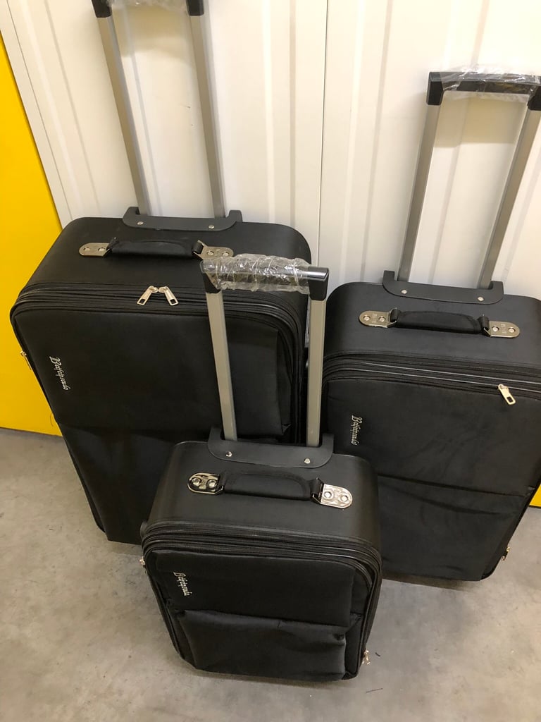Suitcases choose size 