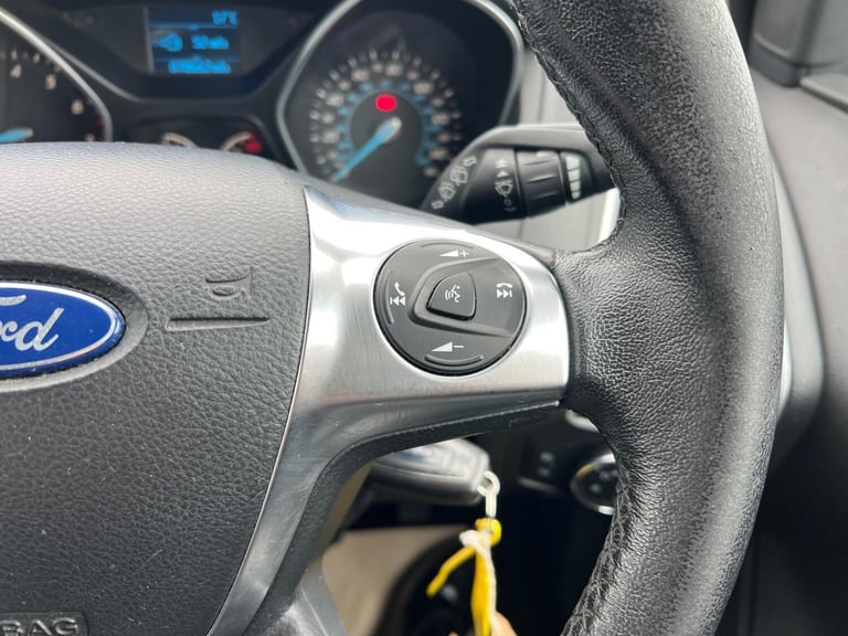 2013 Ford Focus 1.6 Zetec Euro 5 5dr HATCHBACK Petrol Manual