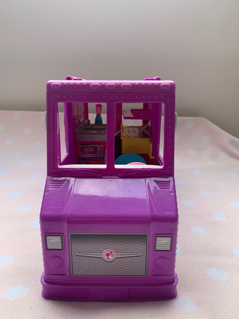 Barbie Fresh N Fun Food Truck With Accessories