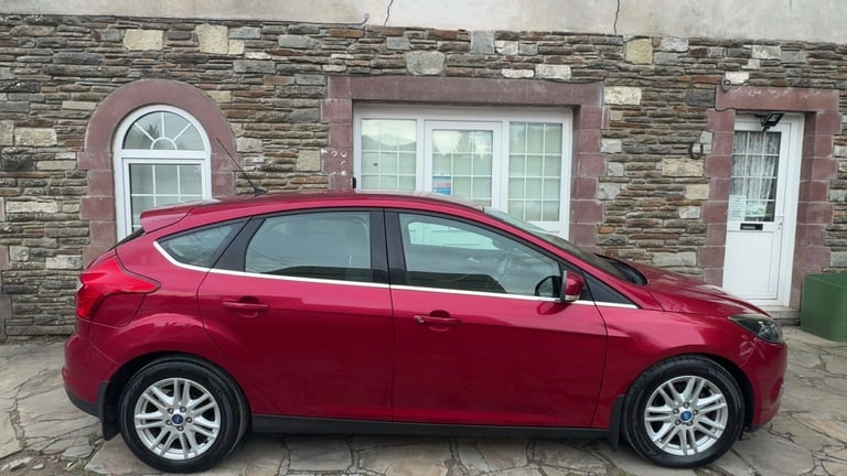 2012 Ford Focus 1.0 125 EcoBoost Titanium 5dr HATCHBACK Petrol Manual