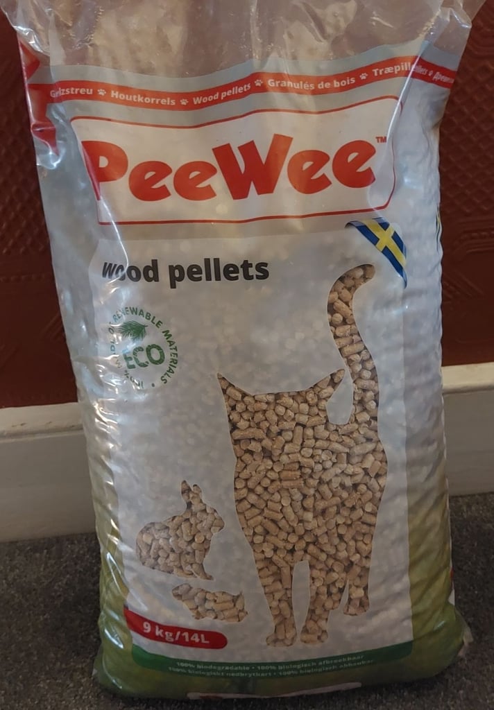 image for 9kg bag PeeWee cat litter