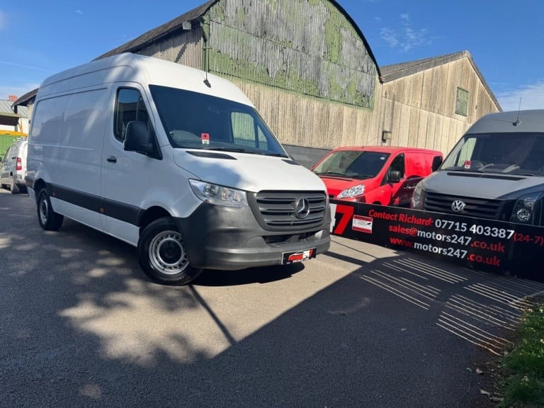 Mercedes-Benz Sprinter 3.5t H2 L2 Progressive Van++1 OWNER++CRUISE++REV
