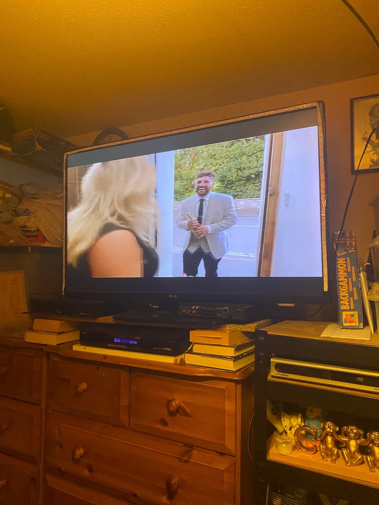 image for LG 42 INCH TV