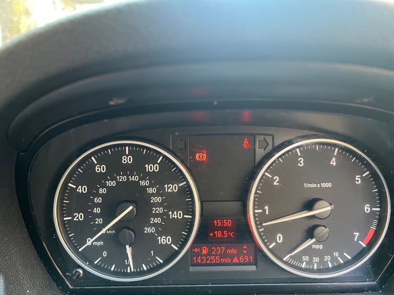 BMW, 3 SERIES, Saloon, 2011, Manual, 1995 (cc), 4 doors