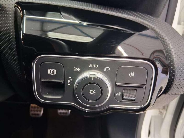 2019 Mercedes-Benz A-Class 1.3 A180 AMG Line Hatchback 5dr HATCHBACK Petrol Manual