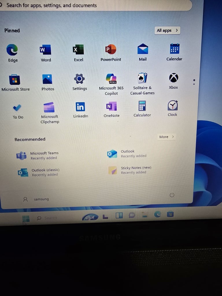 Samsung laptop i3 8gb ram 500gb hdd windows 11 and office 
