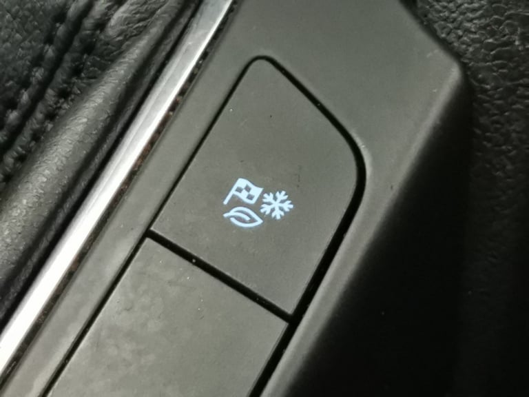 2021 Ford Kuga 1.5 EcoBlue Zetec SUV 5dr Diesel Manual Euro 6 (s/s) (120 ps) - FORD SYNC3  Suv Di...