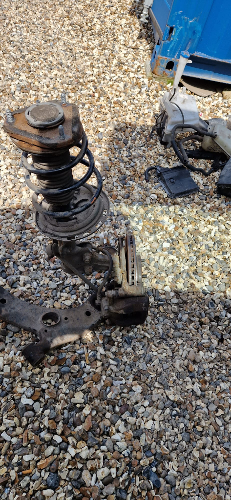 Toyota Avensis 09-15 MK3 T27 Front Passenger Side Suspension Leg O/S/F 4852005310