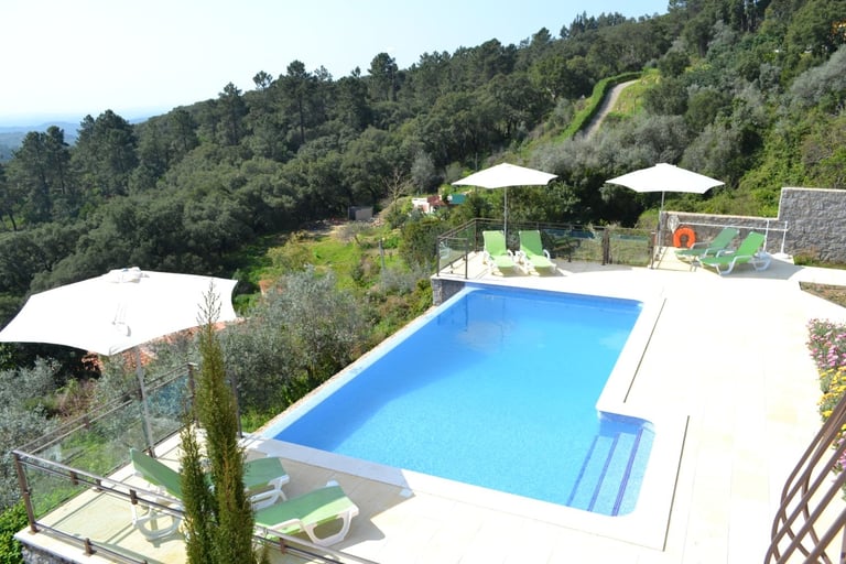 Algarve Portugal, Luxury Villa for Rent, Superb Coastal Views, Infinity Pool.