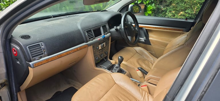 Vauxhall Signum 5door manual 1.9CDTI 150 - Image 3