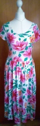80's White Large Floral Print Scoop Neck Summer Dress. Size 8 -10.POST OR COLLECT