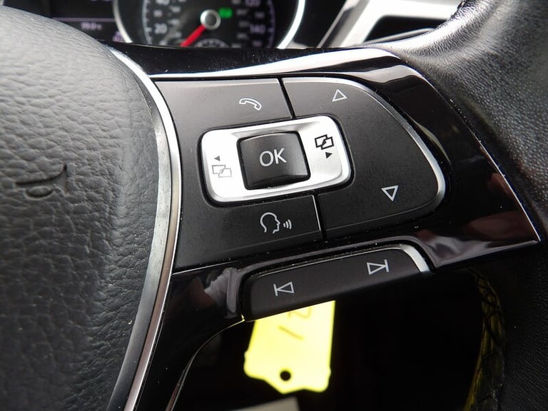 2018 Volkswagen Touran 2.0 TDI SE Family 5dr DSG MPV DIESEL Automatic