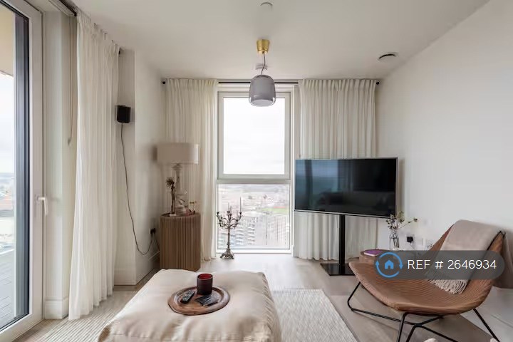2 bedroom flat in Hale Works Apartments, London, N17 (2 bed) (#2646934)