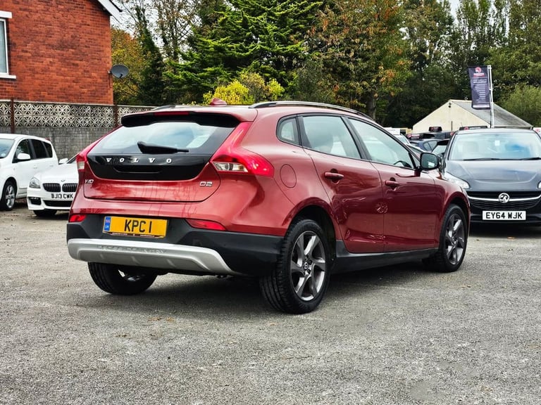 2014 Volvo V40 Cross Country 1.6 D2 Lux Nav Hatchback 5dr Diesel Powershift Euro 5 (s/s) (115 ps)...