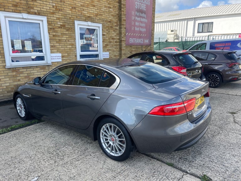 2018 Jaguar XE Prestige - Lunar Grey - Automatic
