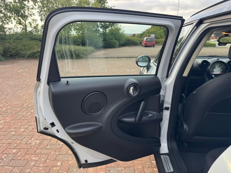 2015 MINI Countryman 1.6 Cooper Auto Euro 6 5dr HATCHBACK Petrol Automatic