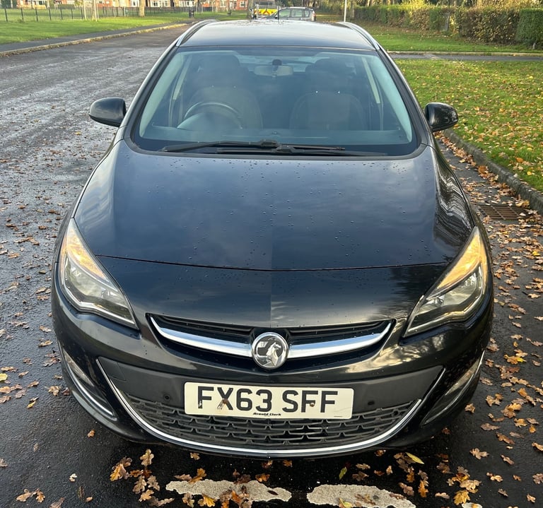 Vauxhall, ASTRA, Hatchback, 2013, Manual, 1956 (cc), 5 doors