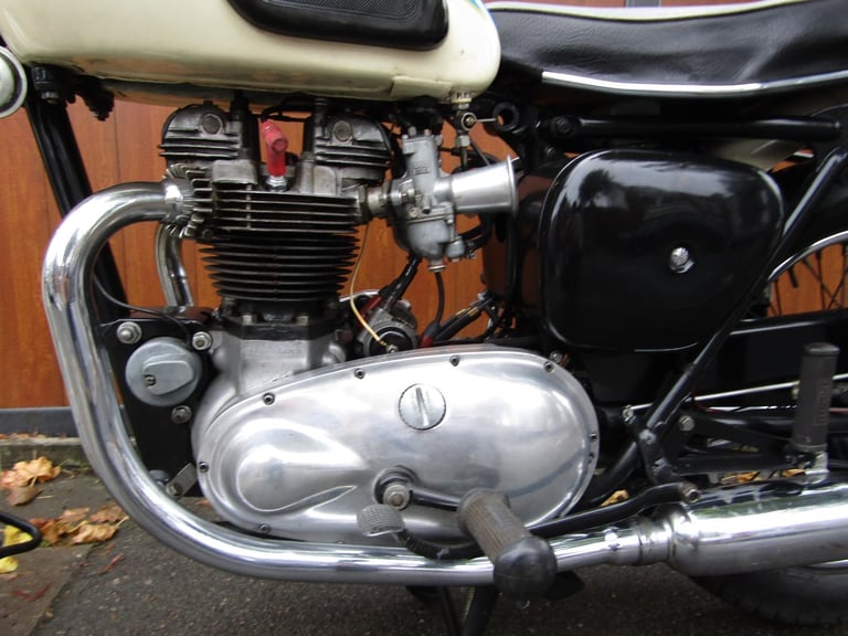 TRIUMPH TIGER T110 BONNEVILLE LOOKALIKE 1957  PRE UNIT . 8319 MILES .