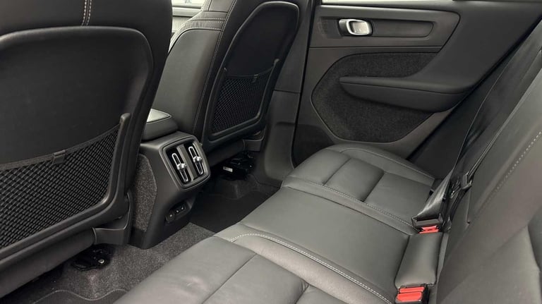 2025 Volvo XC40 2.0 B3P Ultra Dark 5dr Auto ESTATE PETROL Automatic
