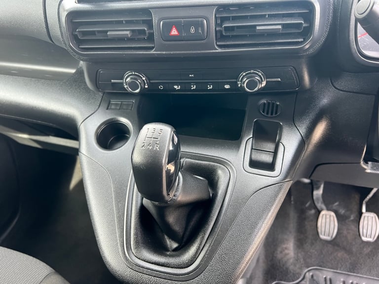 2020 Vauxhall Combo 2300 1.5 Turbo D 100ps H1 Sportive Van PANEL VAN Diesel Manual