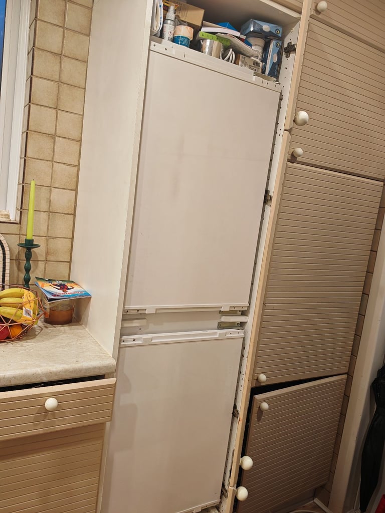 Fridge freezer 