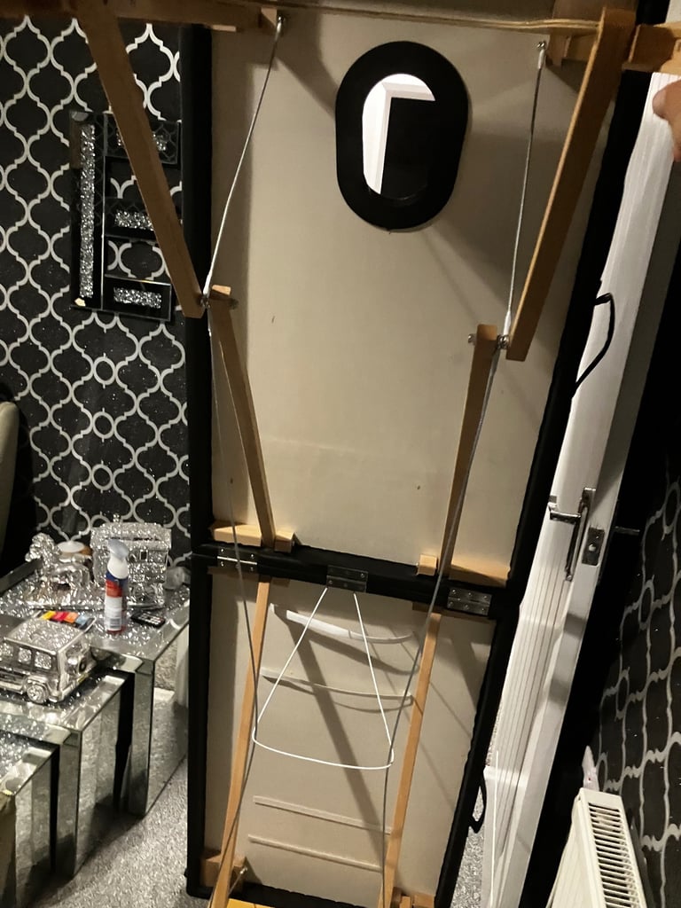 Massage bed / table like new can deliver for a small charge