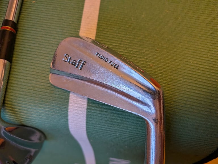 Wilson Staff Fluid Feel Blades 2-9 Iron Set | Classic Forged Blades