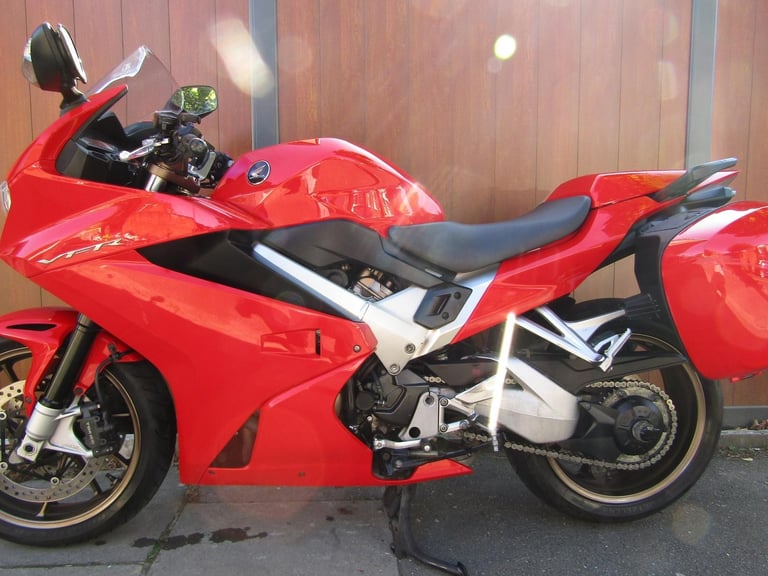 HONDA VFR 800 f ONLY 15230 MILES * FULL SERVICE HISTORY * ONE OWNER FROM NEW *