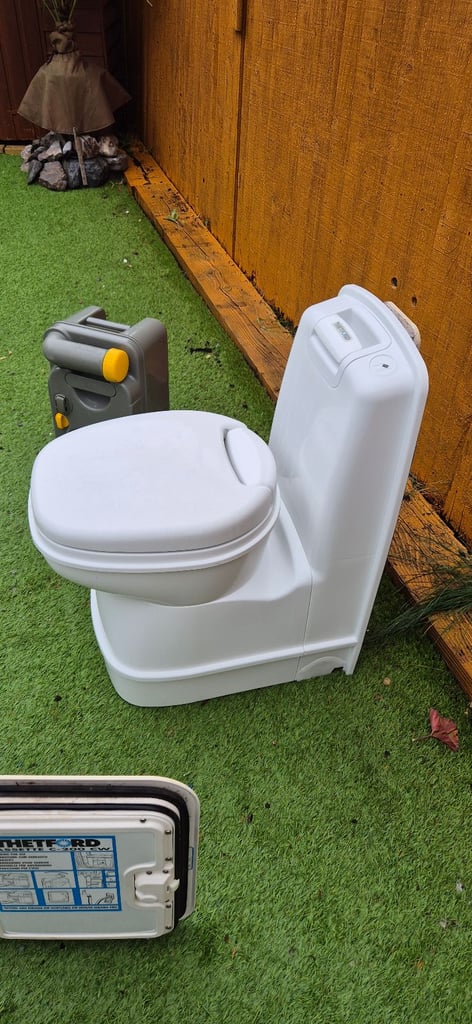 THETFORD cassette swivel toilet for camper caravan motorhome boat