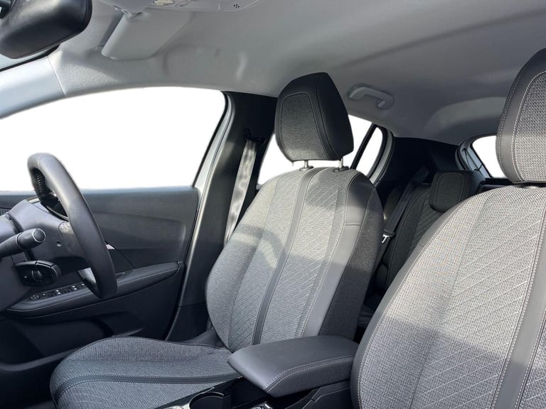  Peugeot E 208 50kwh Allure Hatchback 5dr Electric Auto 7.4kw Charger 136 Ps