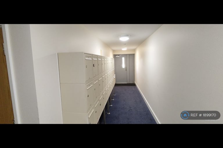 2 bedroom flat in Tideslea Path, London, SE28 (2 bed) (#1899170)