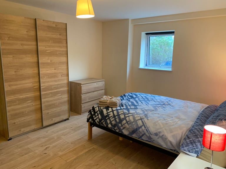 City Centre executive apartment for short term holiday/business let  