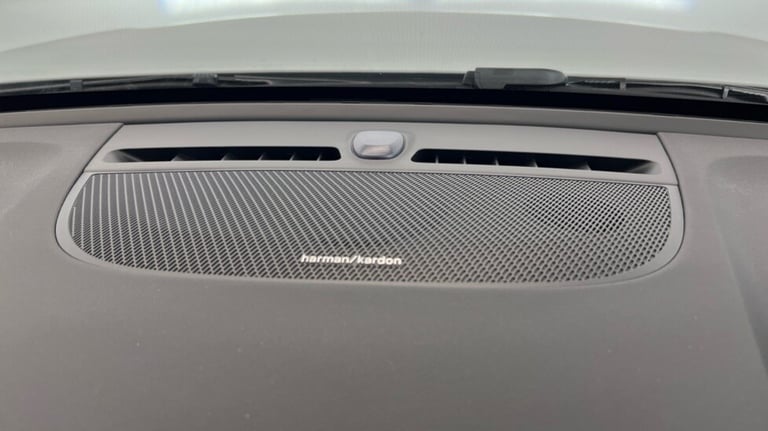 2024 Volvo XC40 Ultra, B3 Mild hybrid, Petrol, Bright (360 camera, Heated Windscreen) Estate Petr...