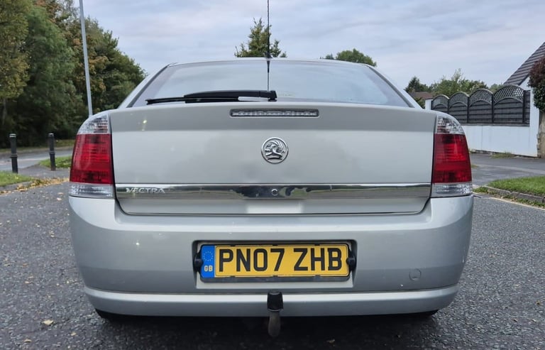 Low mileage, Long term owners, well cared for - 2007 Vauxhall Vectra Exclusiv 1.8 16V Petrol Manual