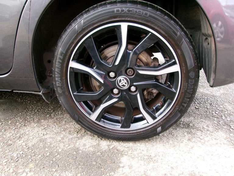 2015 Toyota Yaris 1.33 VVT-i Sport 5dr HATCHBACK PETROL Manual