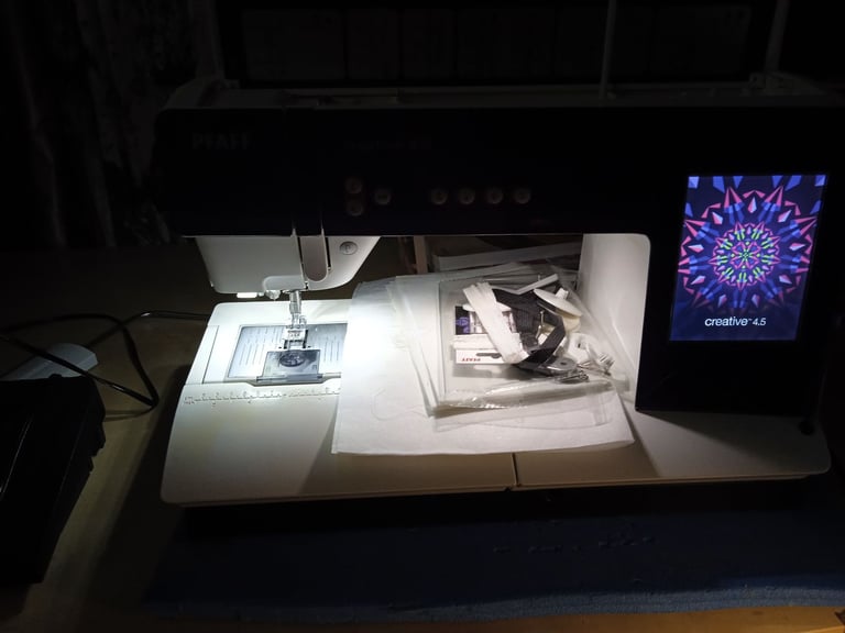 Pfaff creative 4.5  computerised sewing& embroidery machine ONO