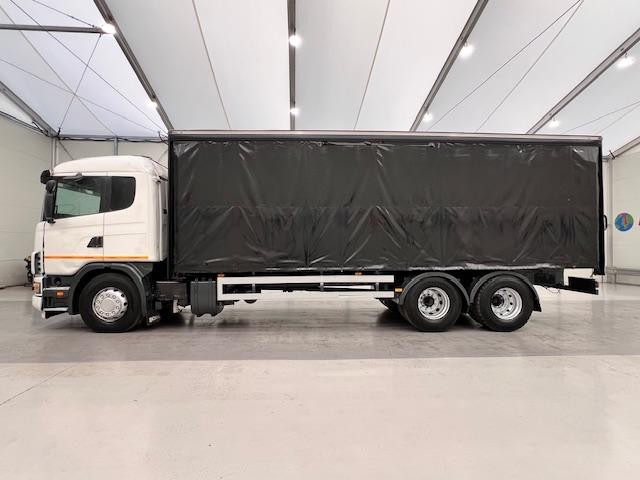 Scania 114 340 6x2 10 Tyre Sleeper Cab Curtainsider