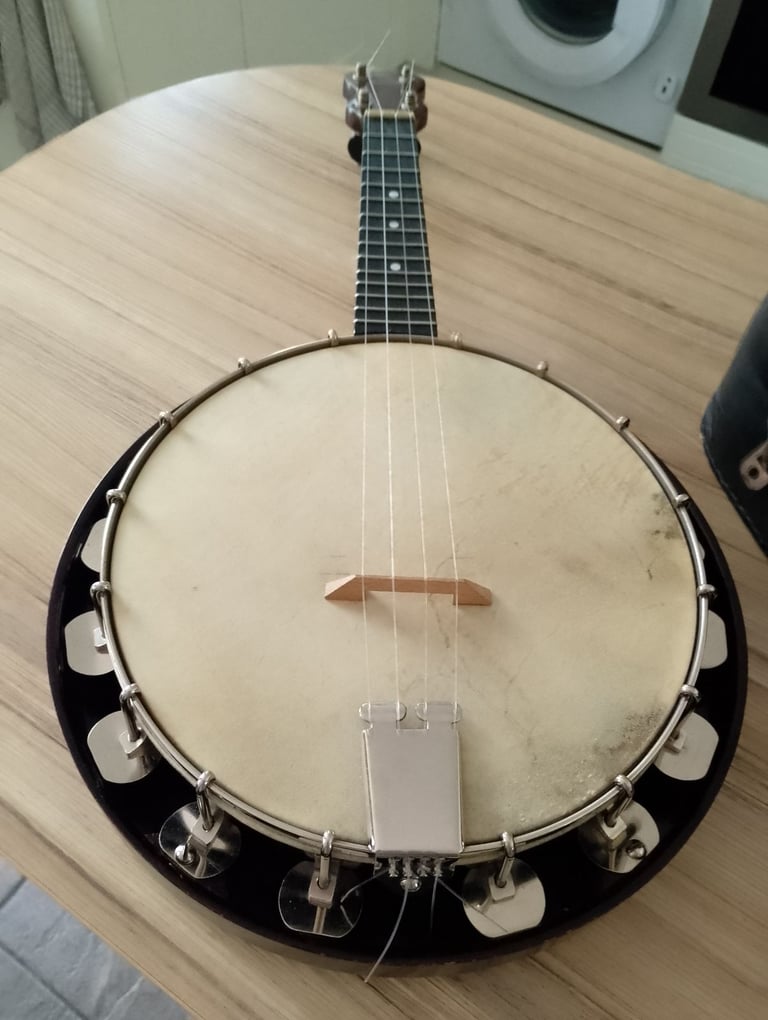 Concert banjo ukulele 