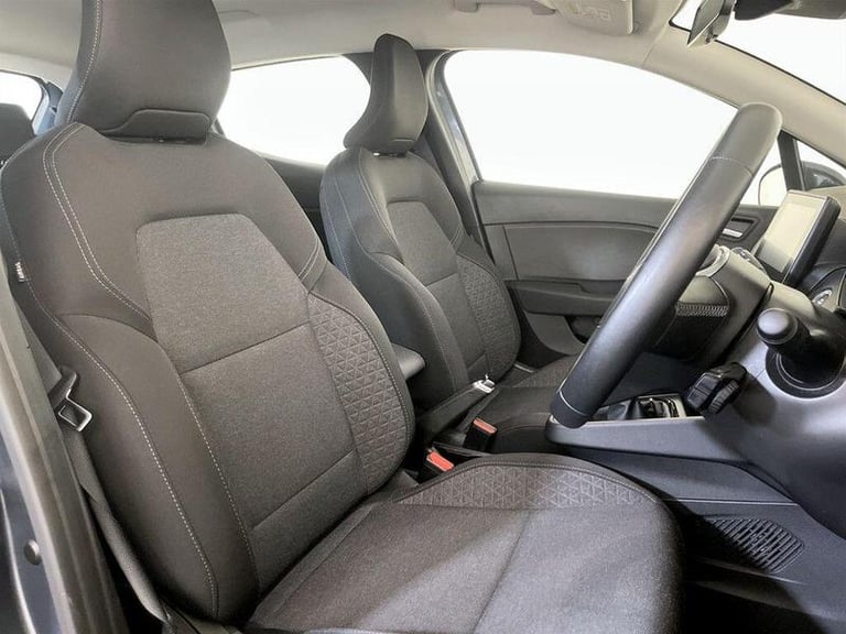 2022 Renault Clio 1.0 TCe Iconic Edition Euro 6 (s/s) 5dr Manual Hatchback Petrol Manual