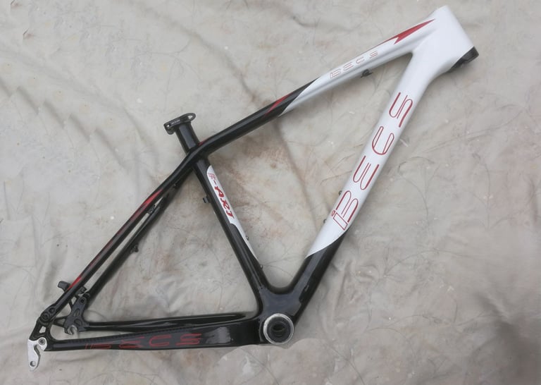 Beks carbon fibre MTB frame 26 inch size small ex condition 